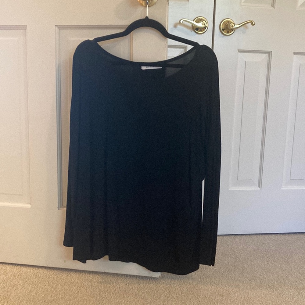 Long sleeve black shirt